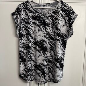 Erin Blair Women's Size Large Black & White Print Cap Sleeve Tee Scoop Neck
